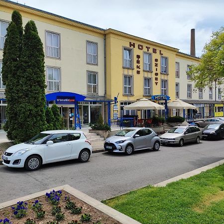 Hotel Beke Sziget Komló מראה חיצוני תמונה