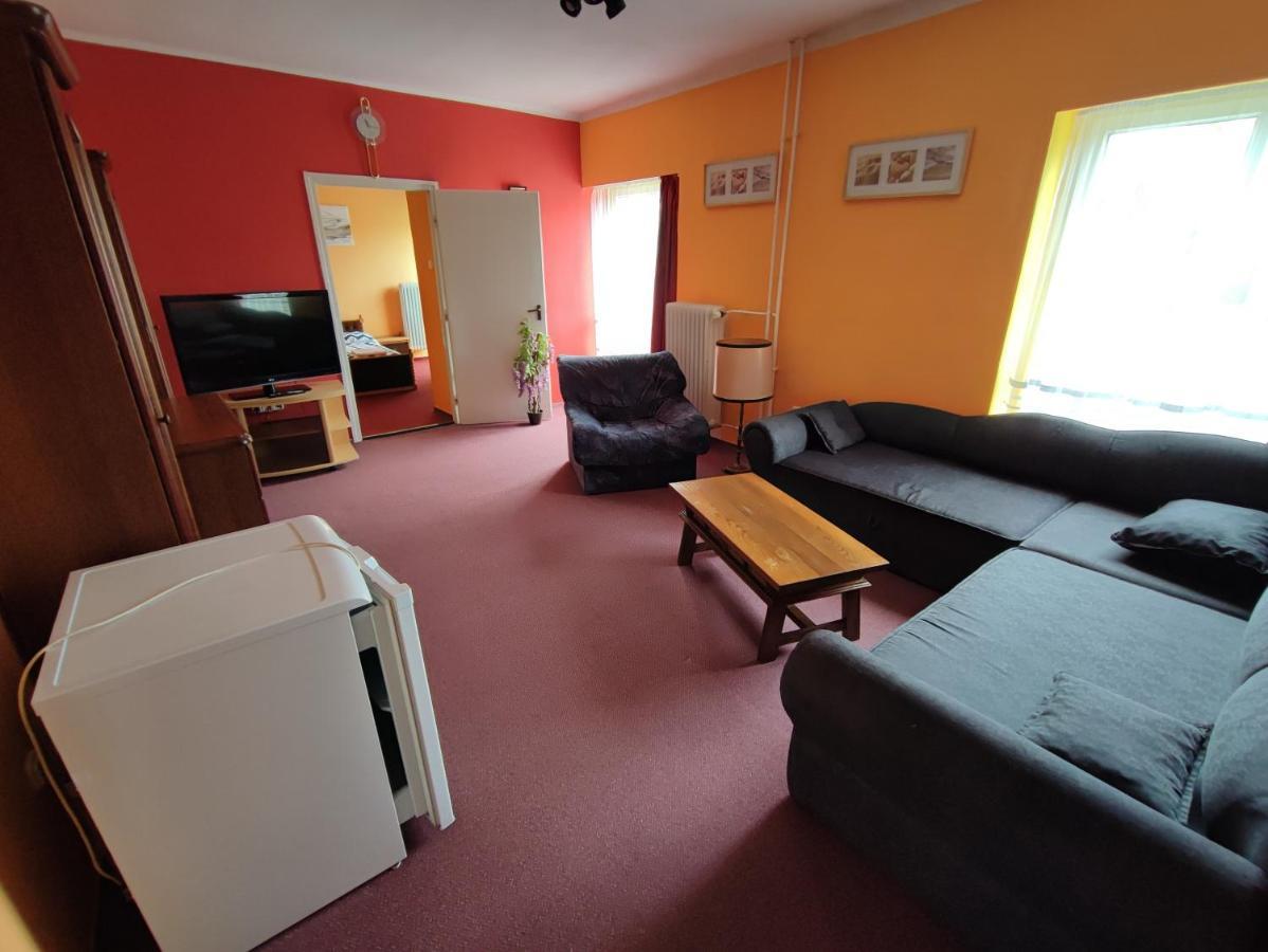 Hotel Beke Sziget Komló מראה חיצוני תמונה