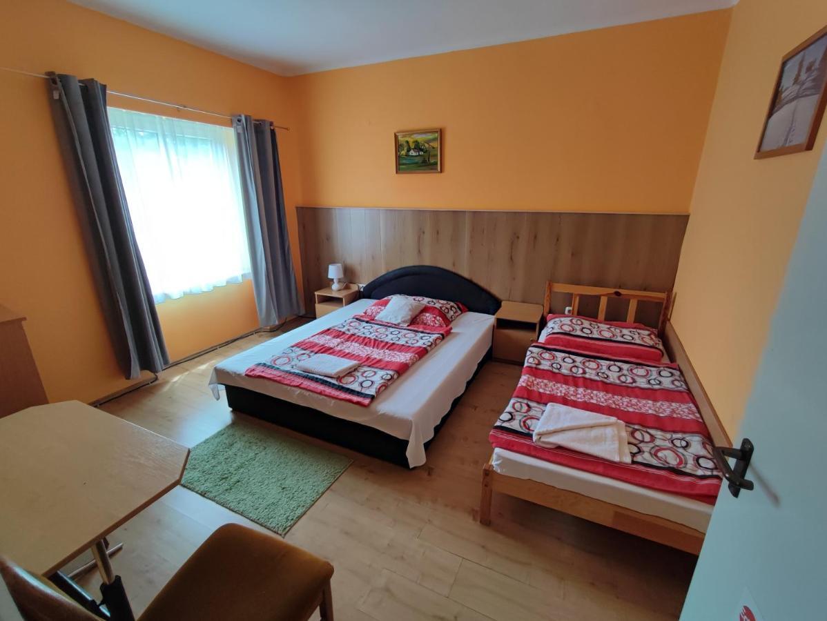 Hotel Beke Sziget Komló מראה חיצוני תמונה