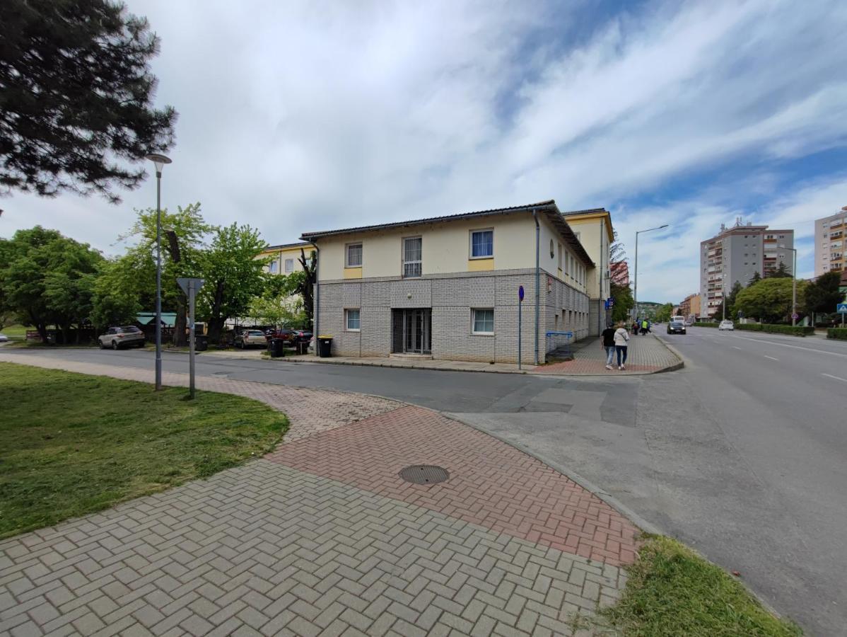 Hotel Beke Sziget Komló מראה חיצוני תמונה